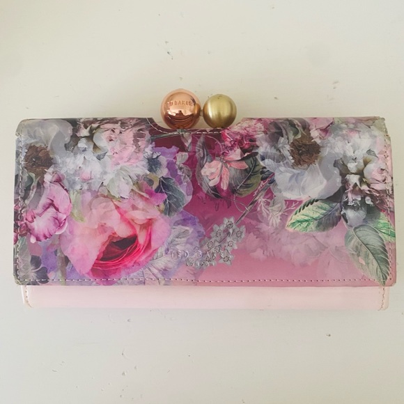 Ted Baker Handbags - Euc Ted Baker wallet